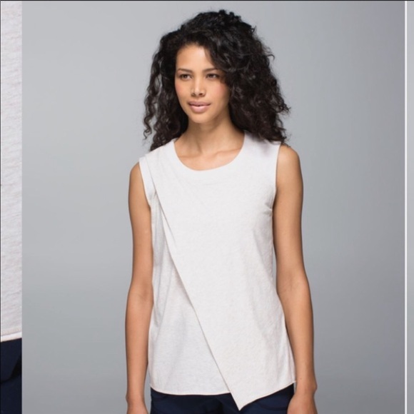 Lululemon To Class Tee, with A-symmetric Front - Picture 5 of 6